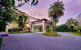 Flora Airport Hotel&Convention Centre Kochi
